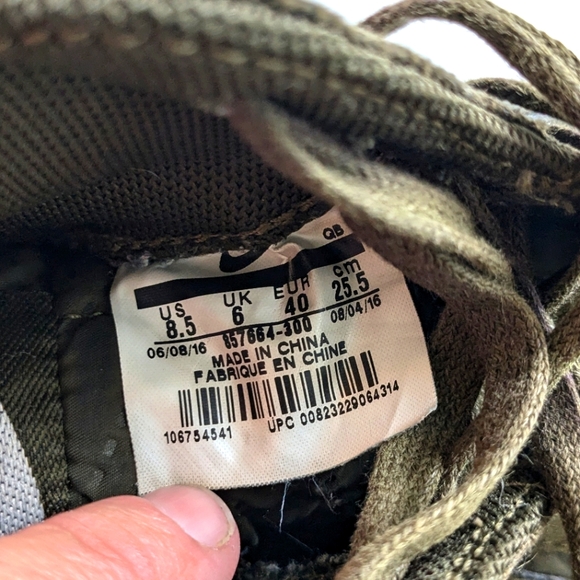 NIKE Blazer Mid Premium SE Hi Top Trainers - Picture 8 of 11